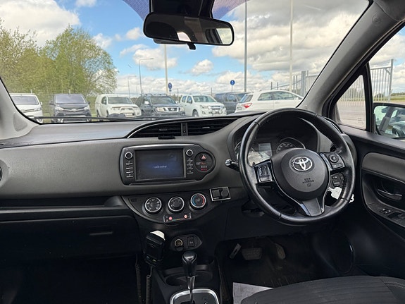 Toyota Yaris 7 of 8