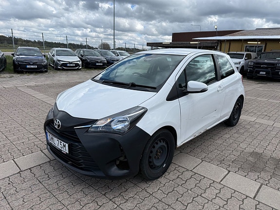 Toyota Yaris 4 of 5