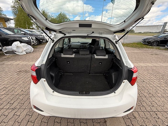 Toyota Yaris 6 of 7