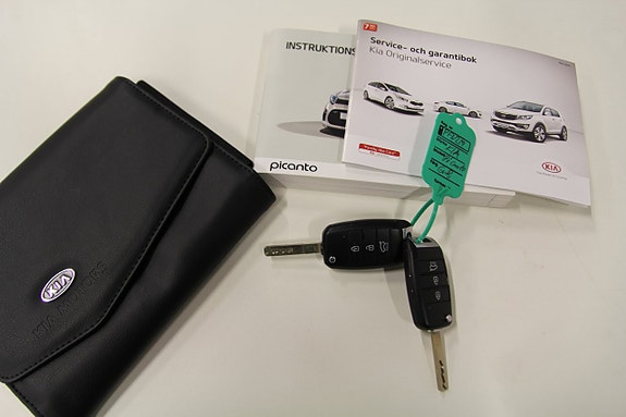 Kia Picanto 16 of 20