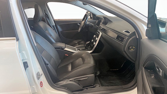 Volvo XC70 3 of 5