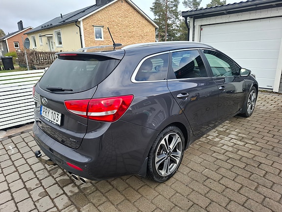 Kia Ceed 2 of 11