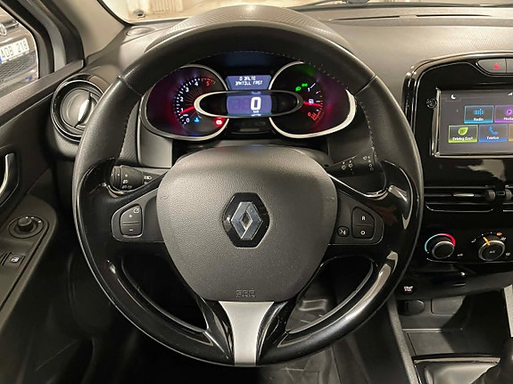 Renault Clio 14 of 19