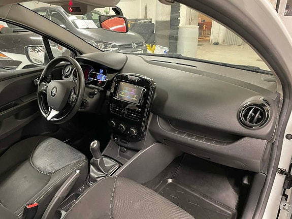 Renault Clio 10 of 19