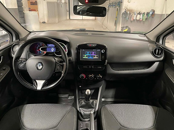 Renault Clio 13 of 19