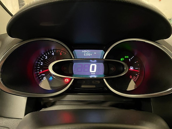 Renault Clio 15 of 19