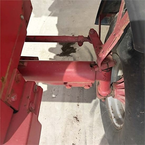 International IH 1055 8 of 30