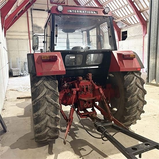 International IH 1055 9 of 30