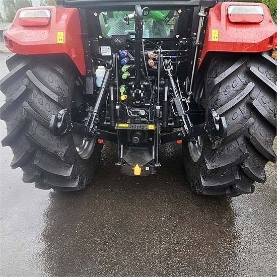 Case IH Farmall 100 A 13 of 30