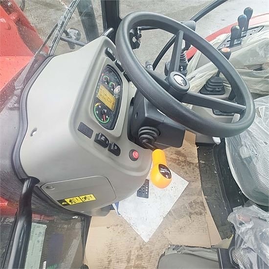 Case IH Farmall 100 A 16 of 30