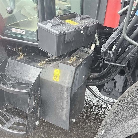 Case IH Farmall 100 A 21 of 30