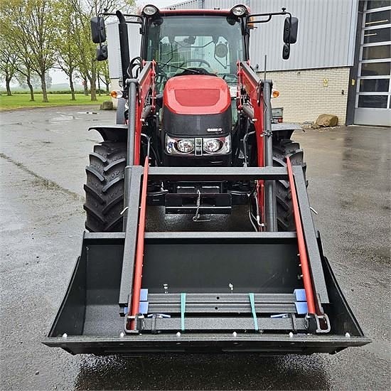Case IH Farmall 100 A 5 of 30