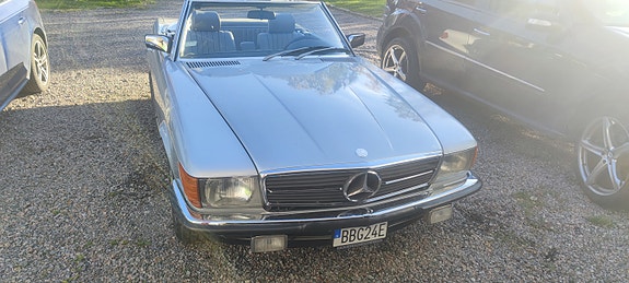 Mercedes-Benz 380 SL 3 of 5