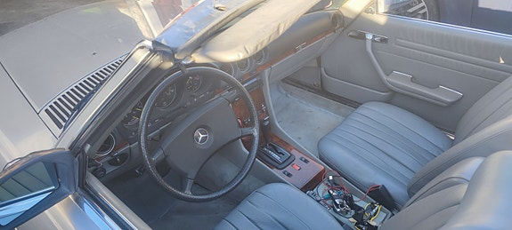 Mercedes-Benz 380 SL 4 of 5