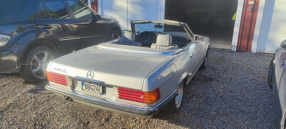 Mercedes-Benz 380 SL 8 of 9