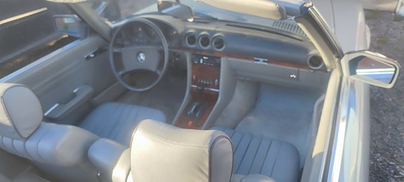 Mercedes-Benz 380 SL 7 of 9