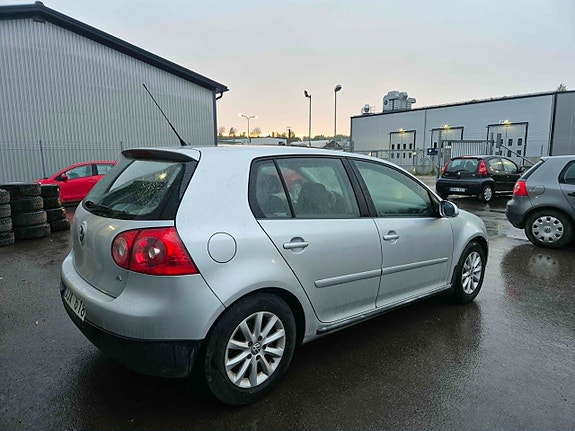 Volkswagen Golf-Serie 5 of 16