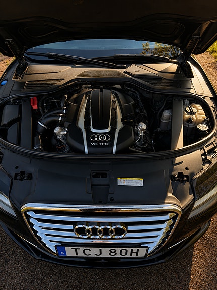 Audi A8 16 of 18