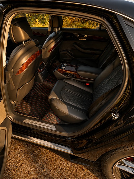 Audi A8 14 of 18