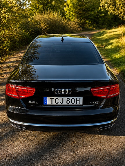 Audi A8 4 of 18