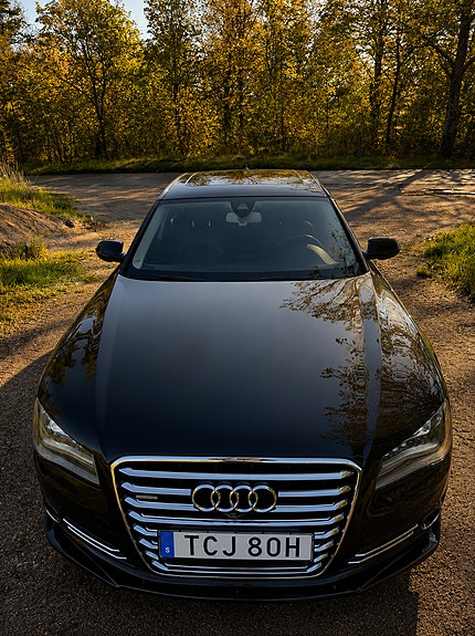 Audi A8 9 of 18