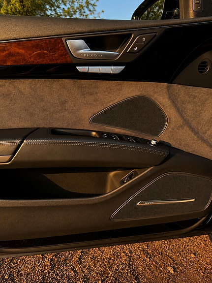 Audi A8 12 of 18