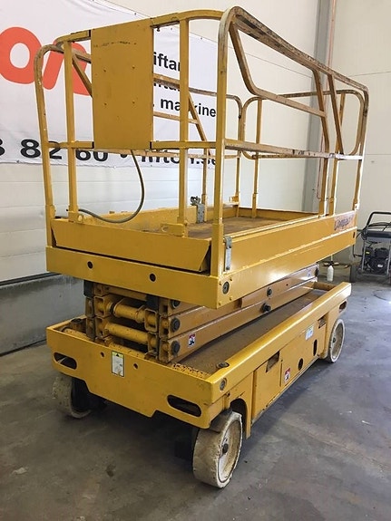 Haulotte Compact 10 2 of 5