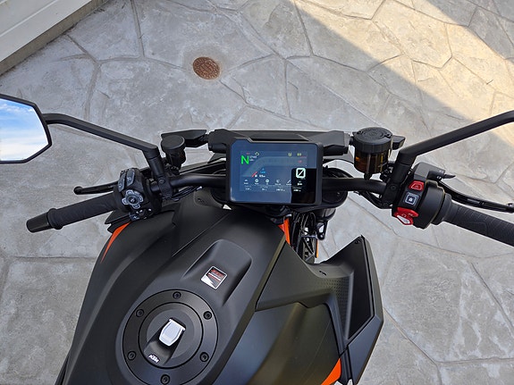 KTM 1390 SUPER DUKE R EVO – Akrapovič Evolution / Tech Pack / Track Pack /Svart 4 of 5
