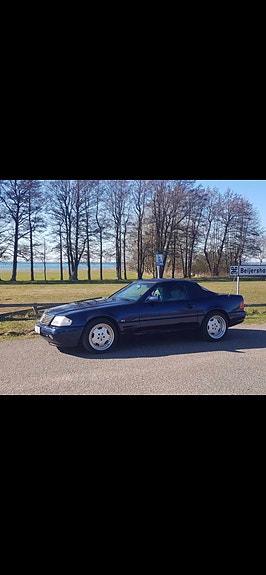 Mercedes-Benz SL500 2 of 3
