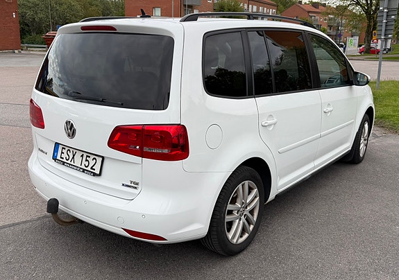 Volkswagen Touran 3 of 5