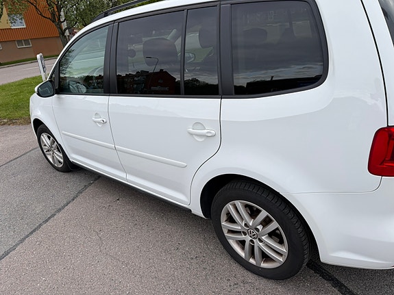 Volkswagen Touran 5 of 5
