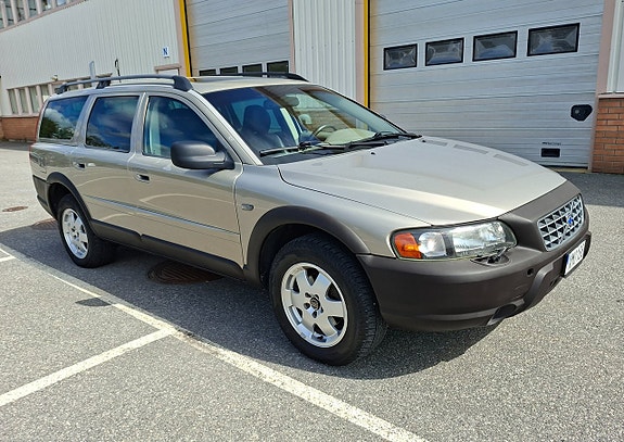 Volvo XC70 4 of 5