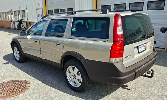 Volvo XC70 7 of 10