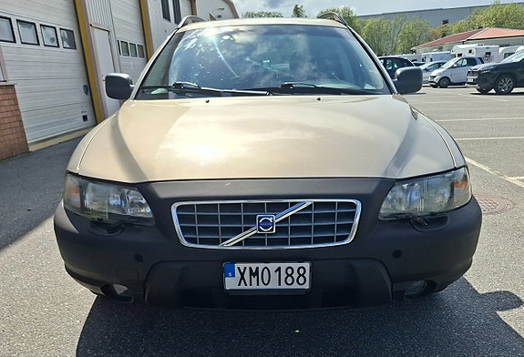 Volvo XC70 3 of 5