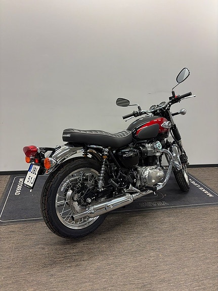 Kawasaki W800 3 of 4