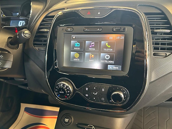Renault Captur 10 of 21