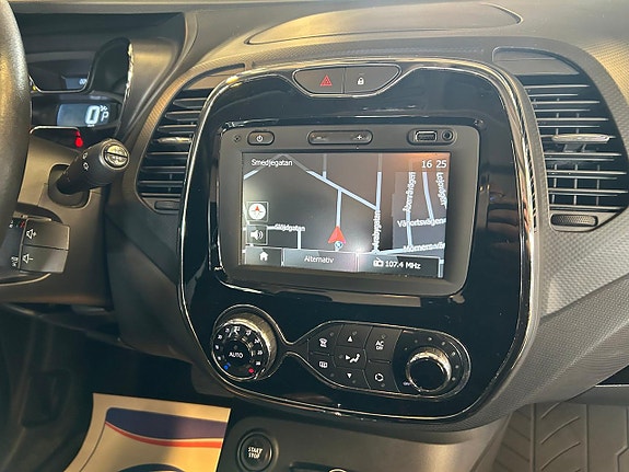 Renault Captur 15 of 21