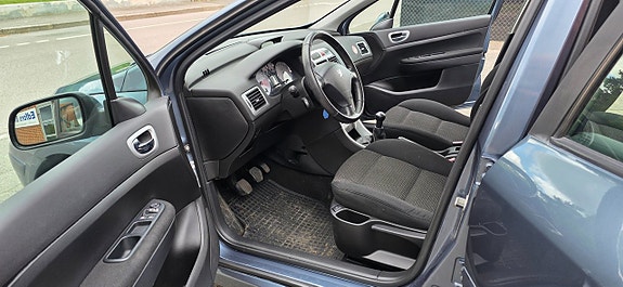 Peugeot 307 13 of 15