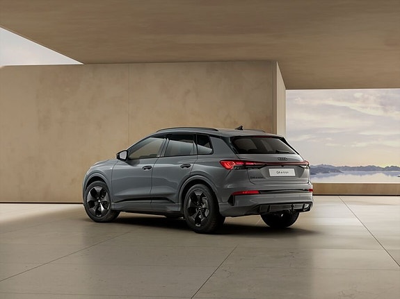 Audi Q4 e-tron 3 of 11