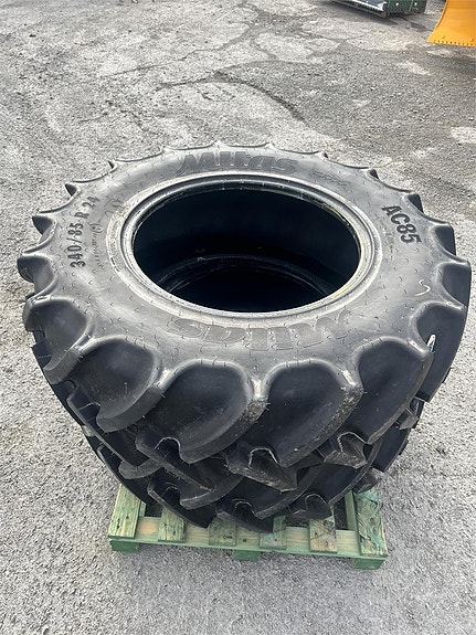 Däck 340/85R24