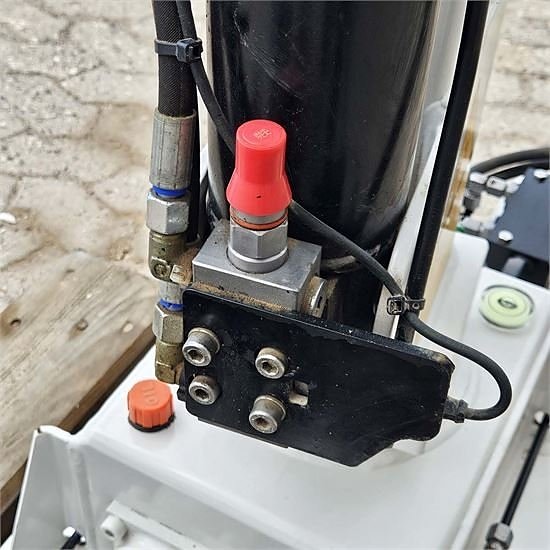 HMF Handy 262 - 12M - Lifting capacity 275 kg at 5,3 m - rad 15 of 30
