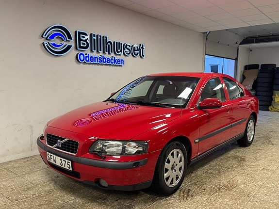 Volvo S60 4 of 5