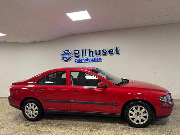 Volvo S60 3 of 5
