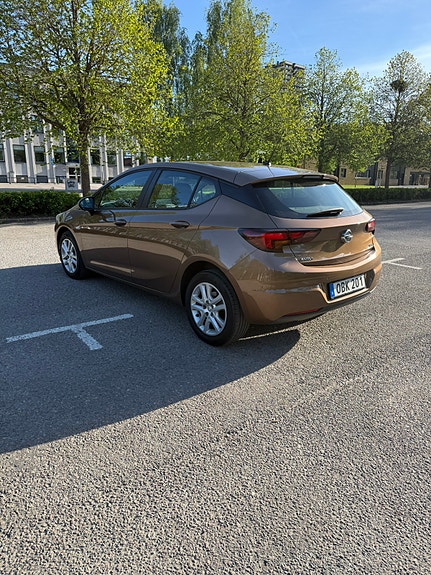 Opel Astra 4 of 5