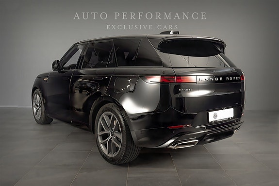 Land Rover Range Rover Sport 3 of 5