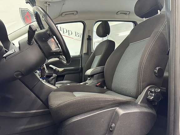Ford Galaxy 10 of 18