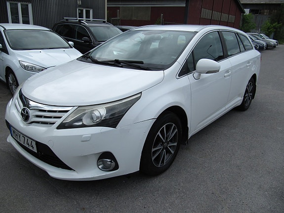 Toyota Avensis 3 of 5