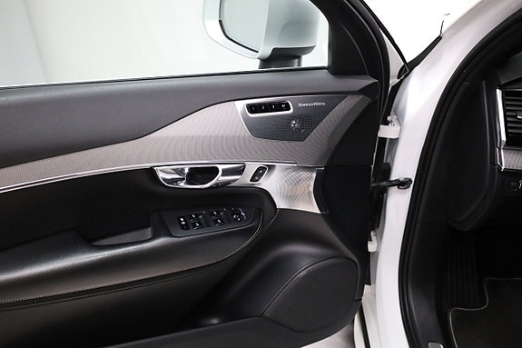 Volvo XC90 12 of 30