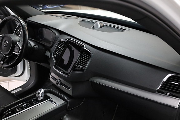 Volvo XC90 22 of 30