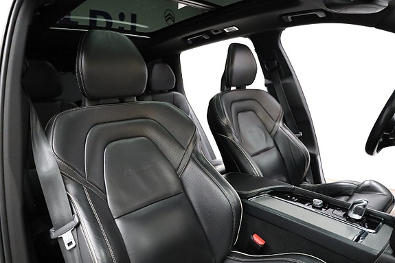 Volvo XC90 23 of 30
